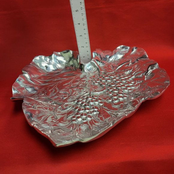 Vintage Grape Leaf Silver Tone Wall Hanging Decor - Picture 7 of 13
